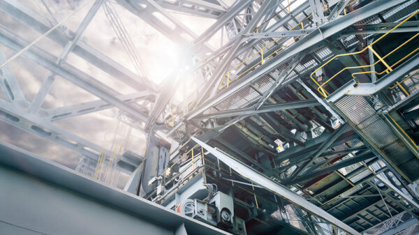 SRC鋼骨混凝土結構的示意圖或實景特寫，強調鋼構彈性與混凝土剛性結合的穩健耐震工藝