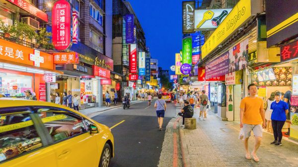 樞紐上的財富密碼：深度解析仁武「鑫三角」的立體交通戰略優勢