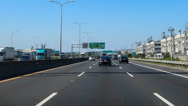 南台灣交通樞紐戰略：鄰近快速道路的物流與商務優勢